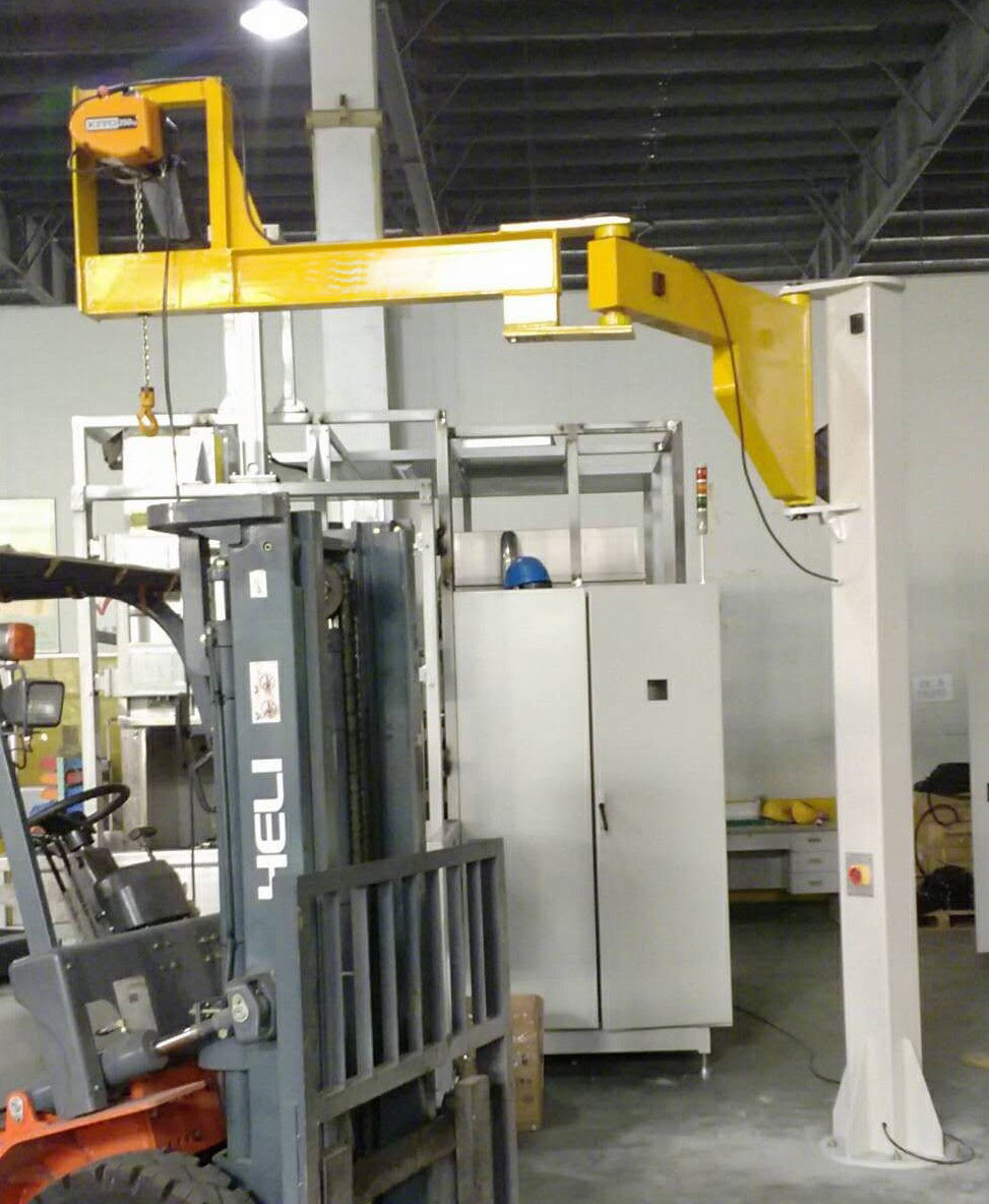 前懸挂式折臂吊